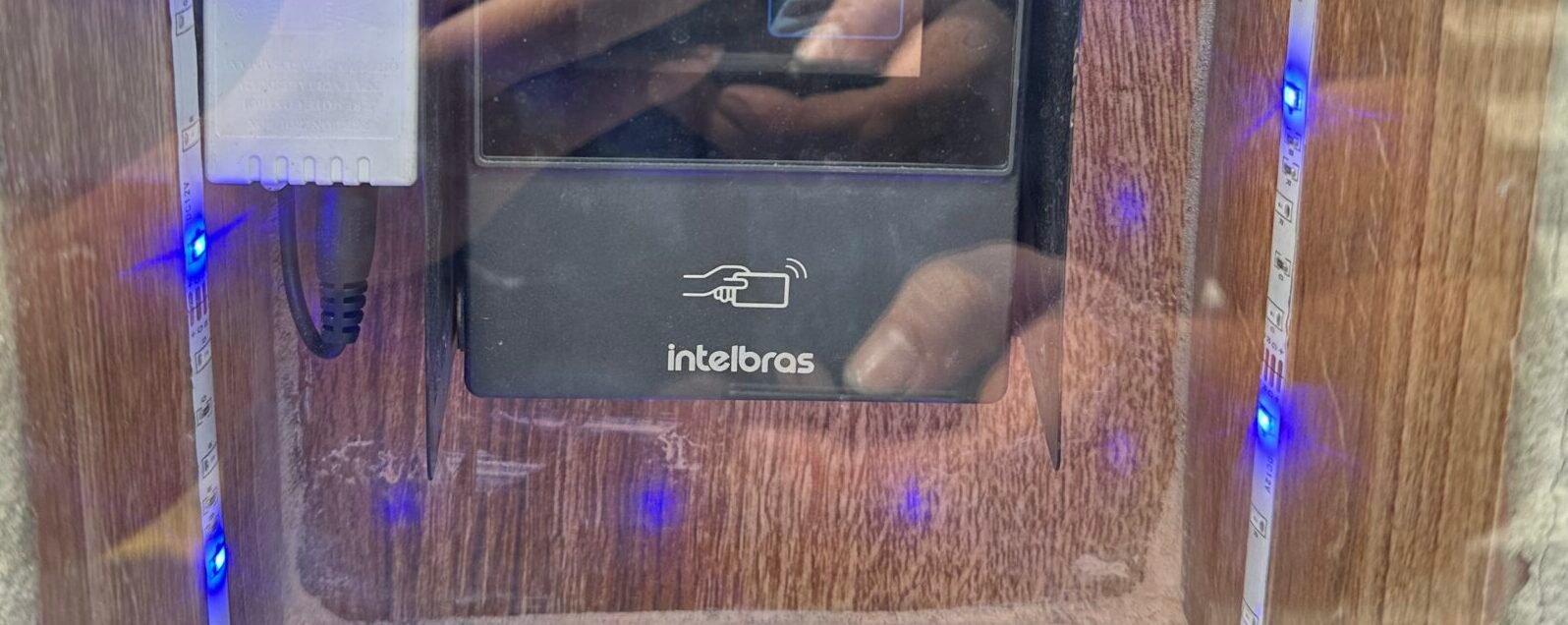 Leitores faciais baratos dão problema? Como escolher um bom?