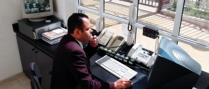 Como evitar invasões por falha operacional na portaria.