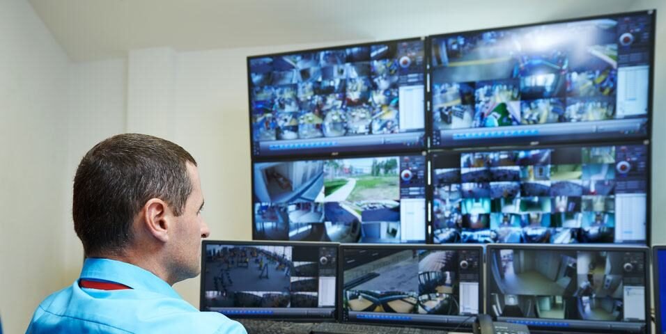 Síndico sem controle da portaria: como recuperar o comando